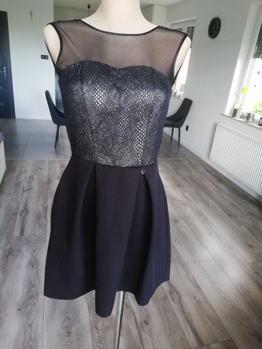 Mała czarna sukienka z wężowym srebrnym wzorem XS lub dziewczęca