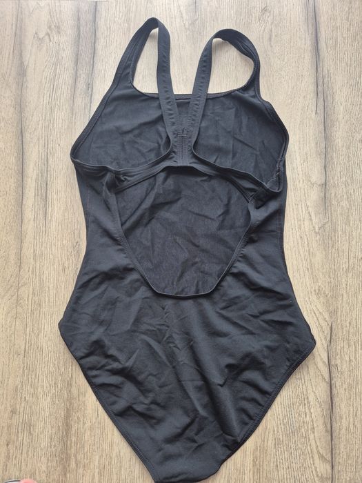 Strój kąpielowy sportowy arena XS /S
Normalne ślady użytkowania I pran