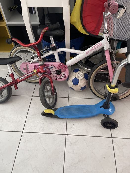 Vendo bicicleta de menina, bicicleta sem pedais e trotinete