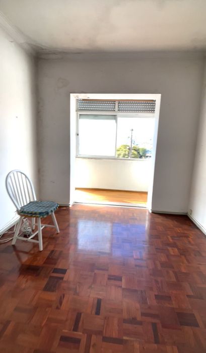 Apartamento T2 para Remodelar Cova da Piedade