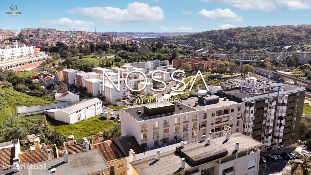 T2 com terraço e garagem no Exclusivo Campolide Residence