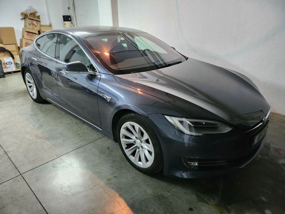 Tesla Model S Long Range