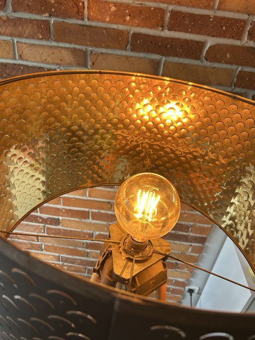 Pampa stojaca ozdobna  niwelator