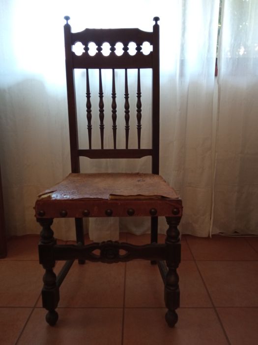 Conjunto de 8 Cadeiras Vintage Robustas