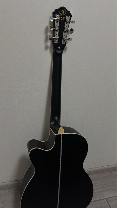 Акустическая гитара EQUITES EQ600C/BK 38