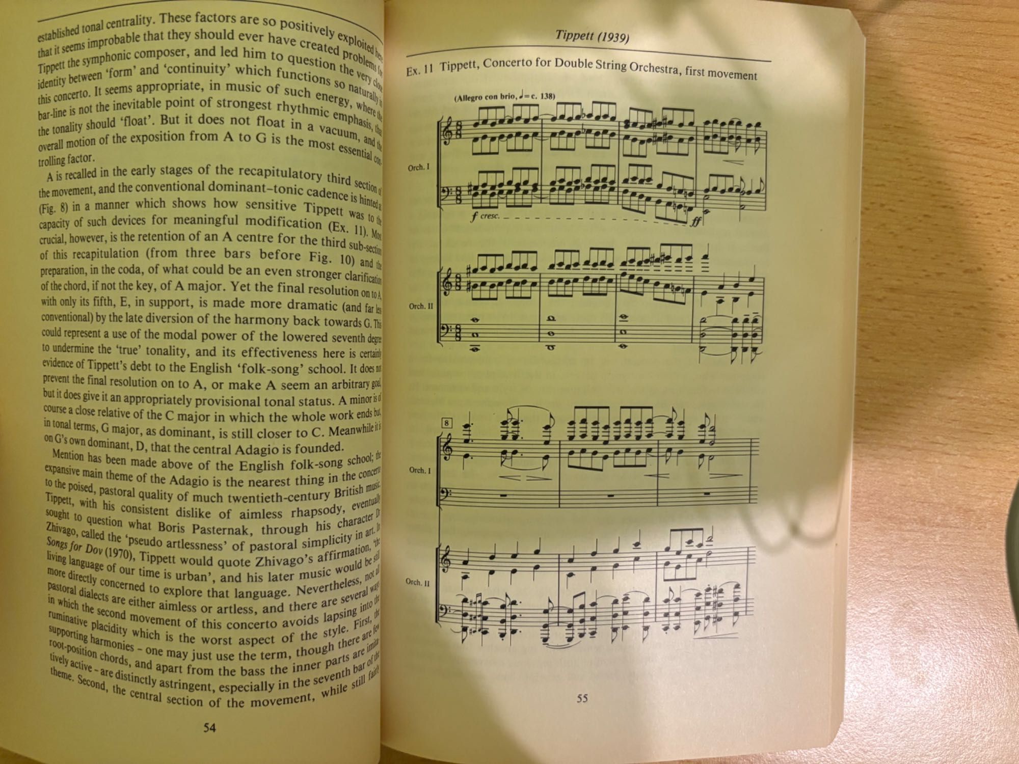 The Music of Britten and Tippett - Arnold Whittall