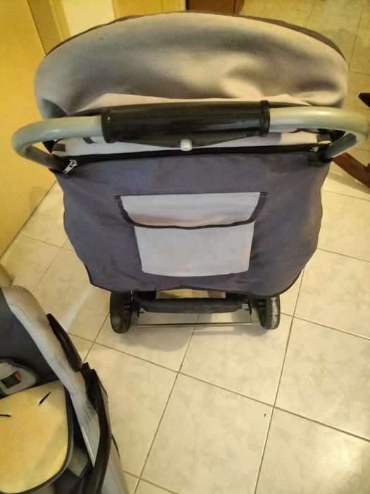 Carrinho de bebe e ovo