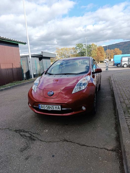 Продам машину Ніссан ліф 2016