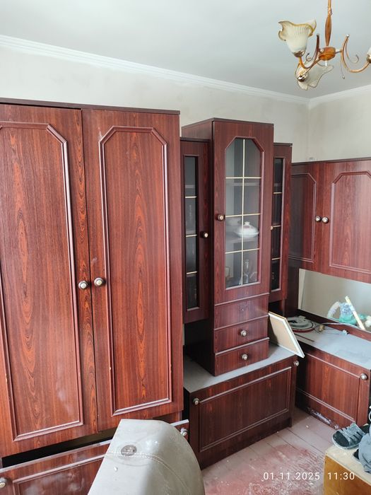 Стінка з якісной плити