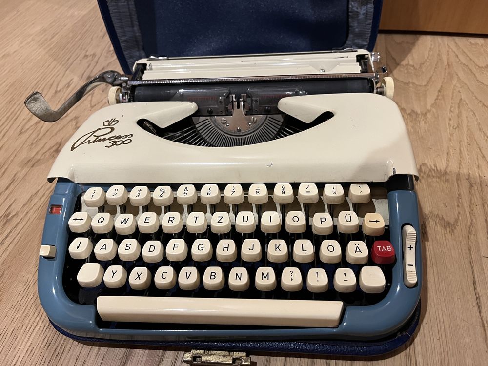 Maquina de escrever Princess 300