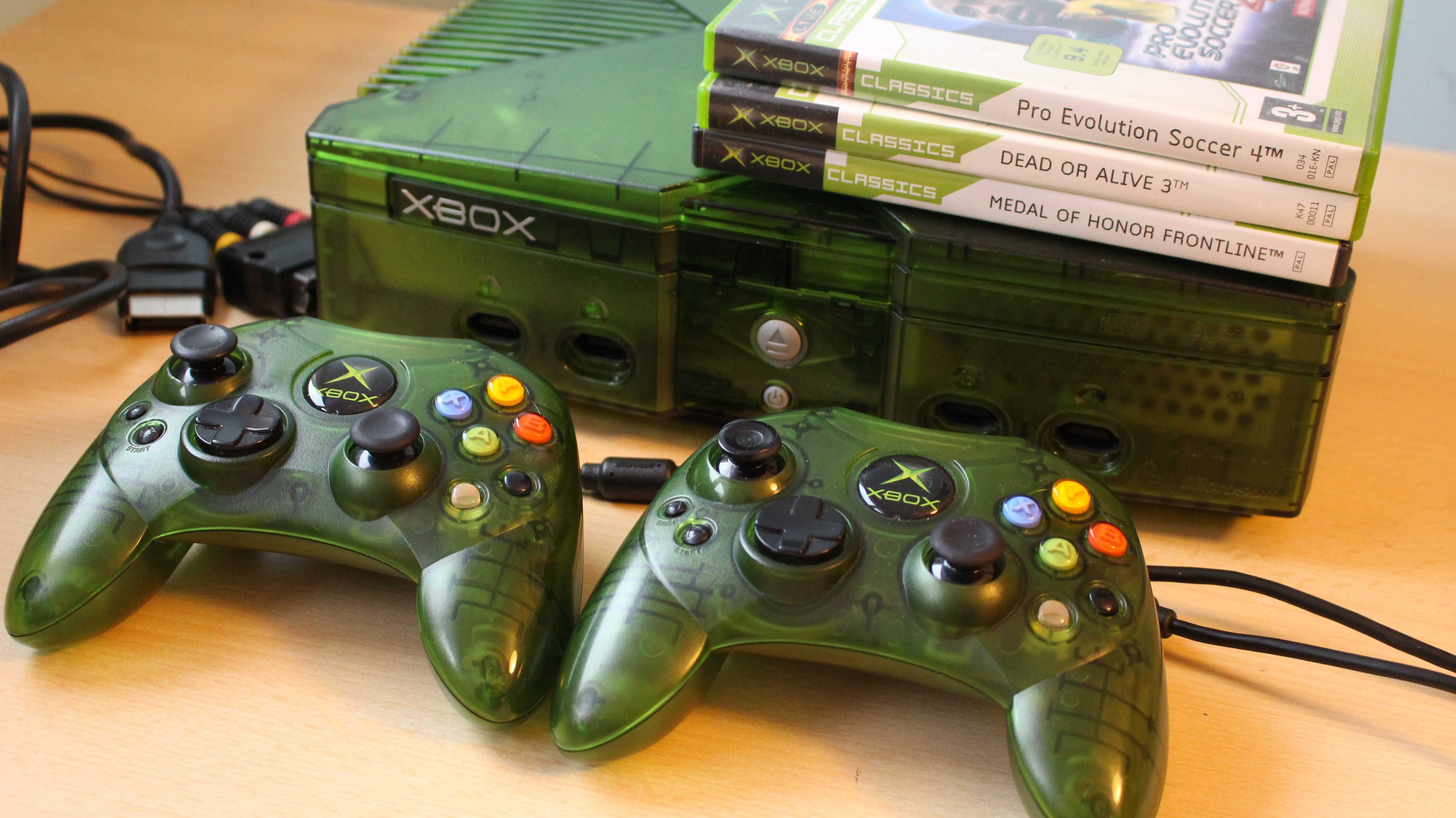 Xbox Classic Zielony  2 Pady , 3 gry