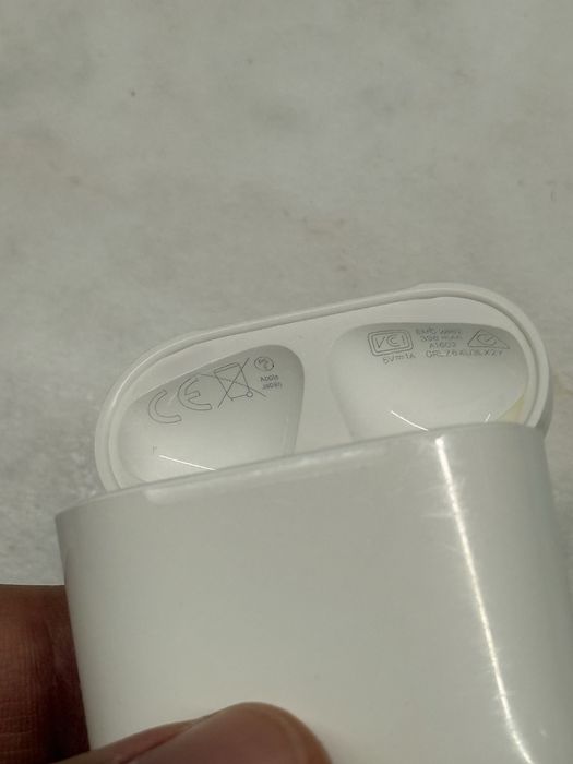 Oryginalne słuchawki AirPods 2 (A2031) sprawne