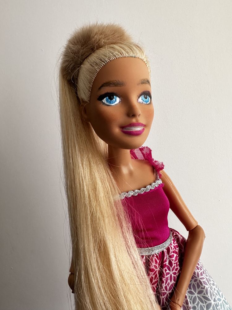 Barbie Endless Hair Kingdom Doll 17