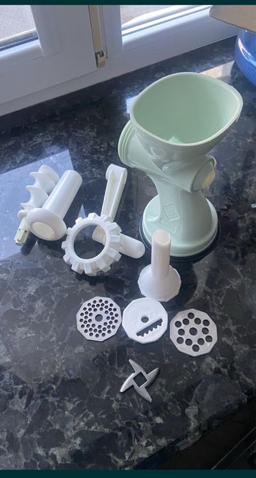 Продам нову мʼясорубку, легка та якісна