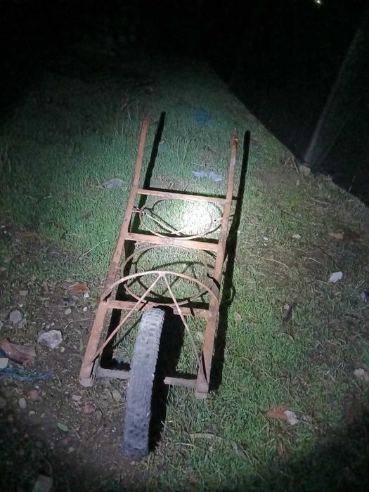 Antigo carrinho para transportar agua entrega imediata