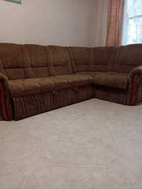 Угловой диван (длина - 2,6 м, ширина -1,4 м)