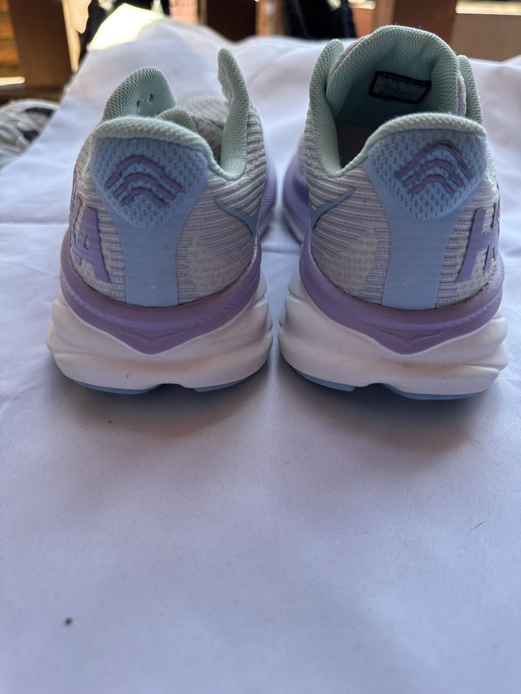 Кросівки Hoka clifton 9