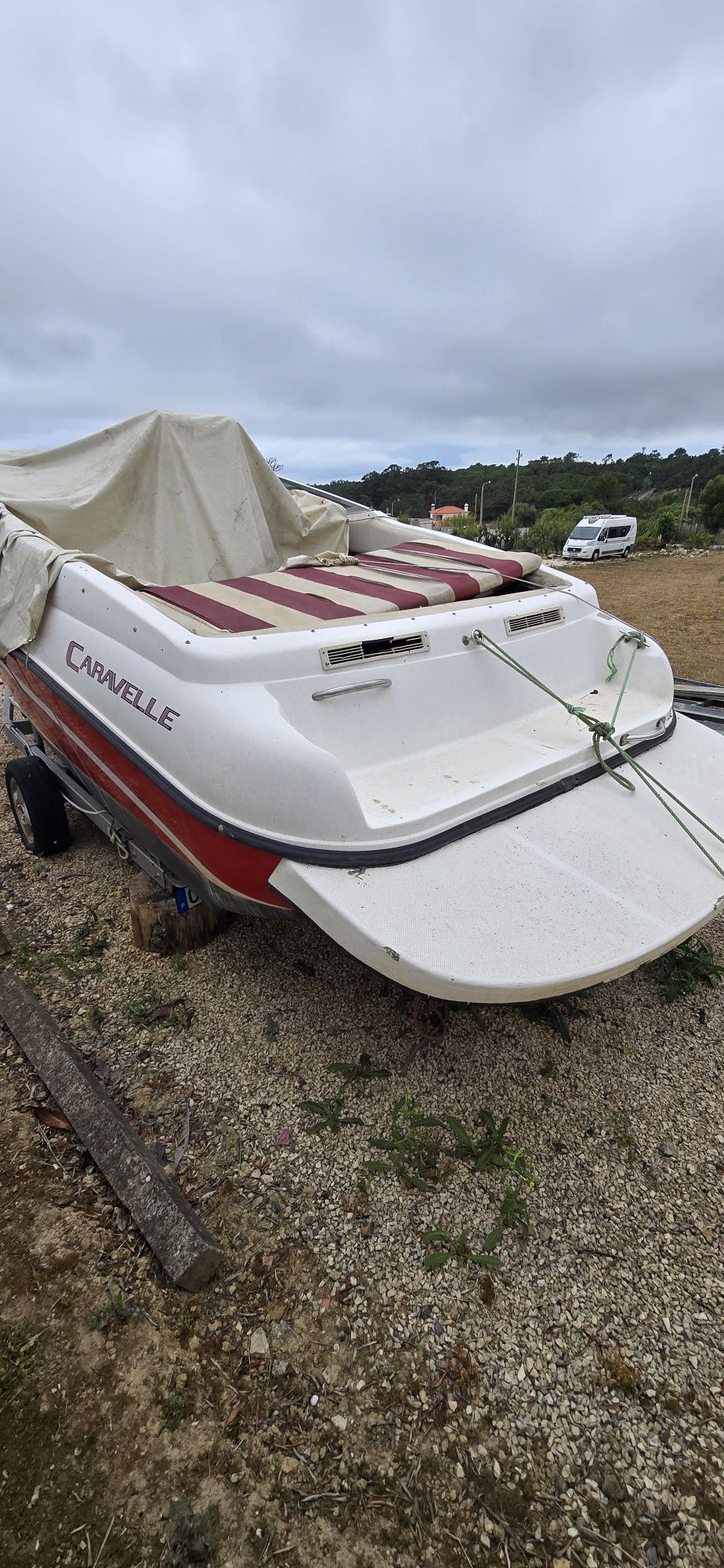Barco Caravelle 21 pes - motor mercruiser 4.3 v6