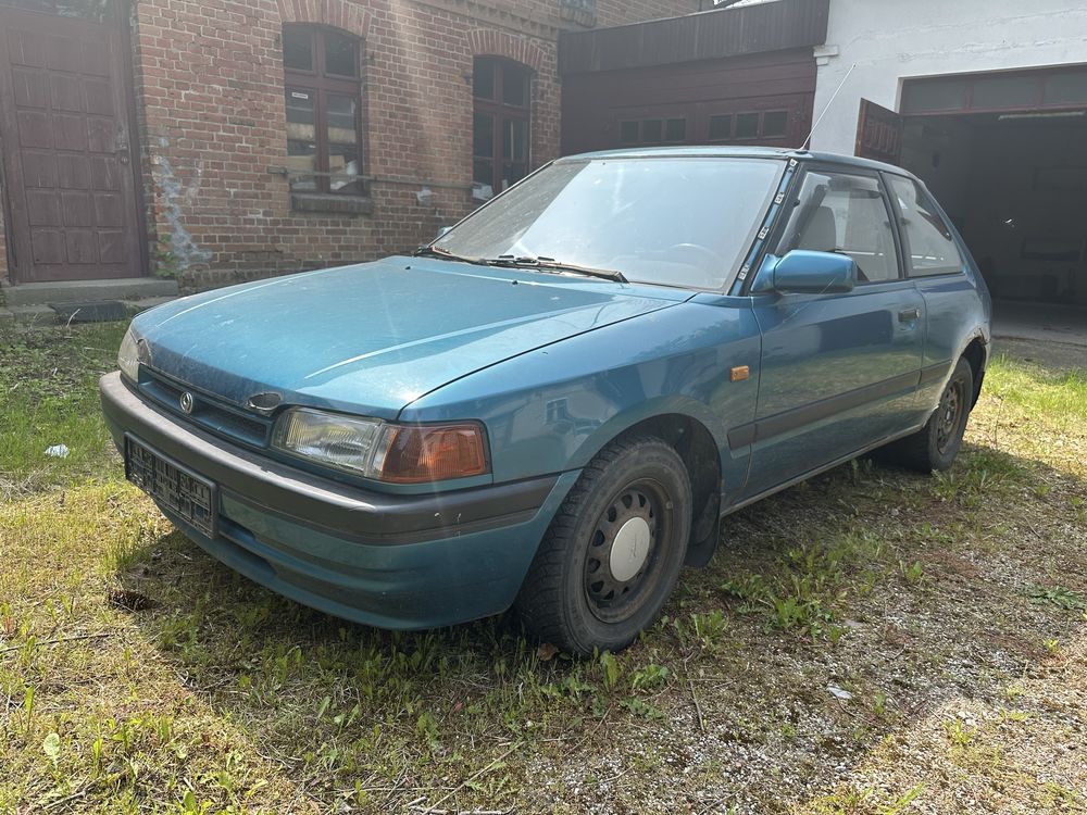 Mazda 323 1.3 na wrak race