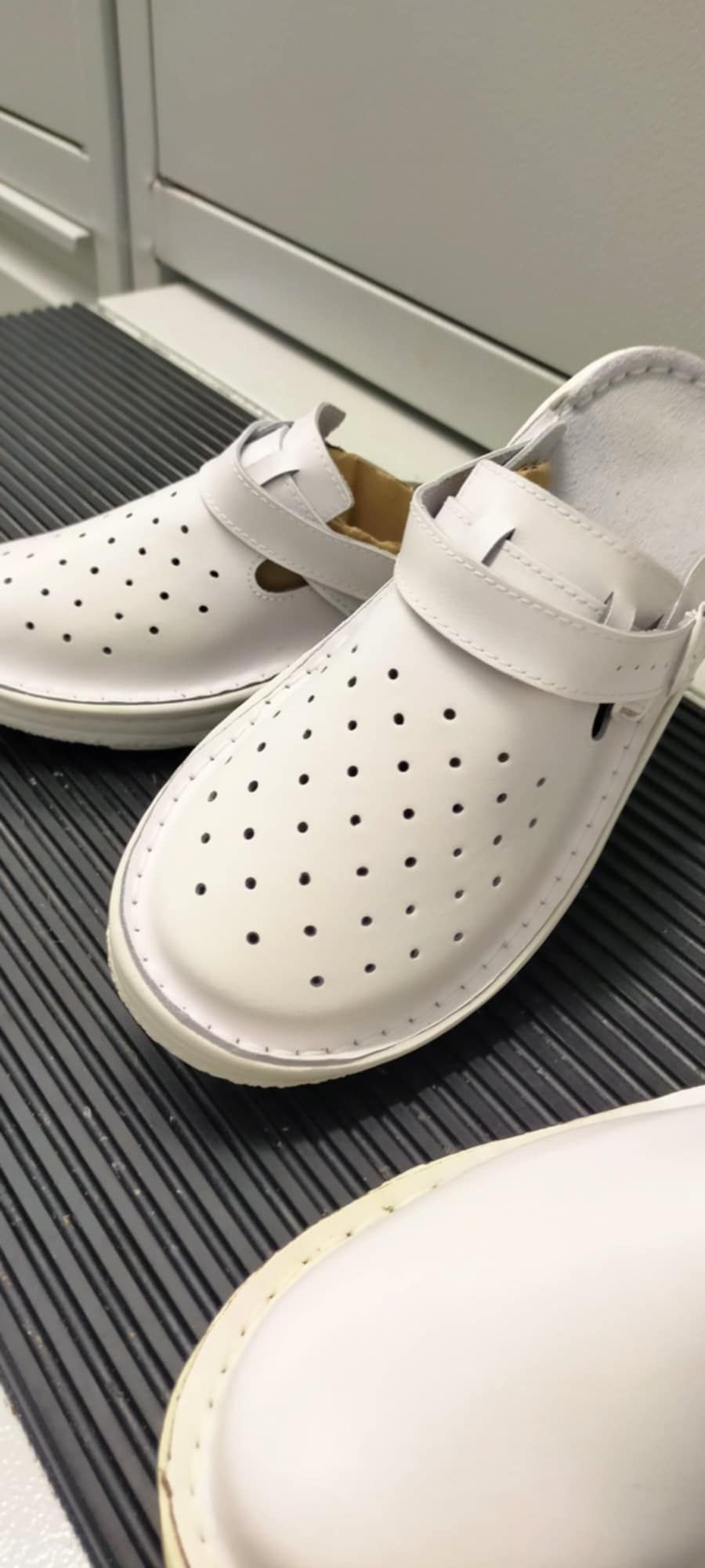 Buty klapki ortopedyczne ochronne