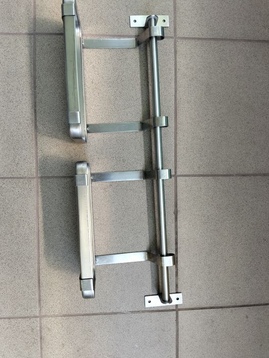 Grundtal Ikea, 2 relingi i 3 półki