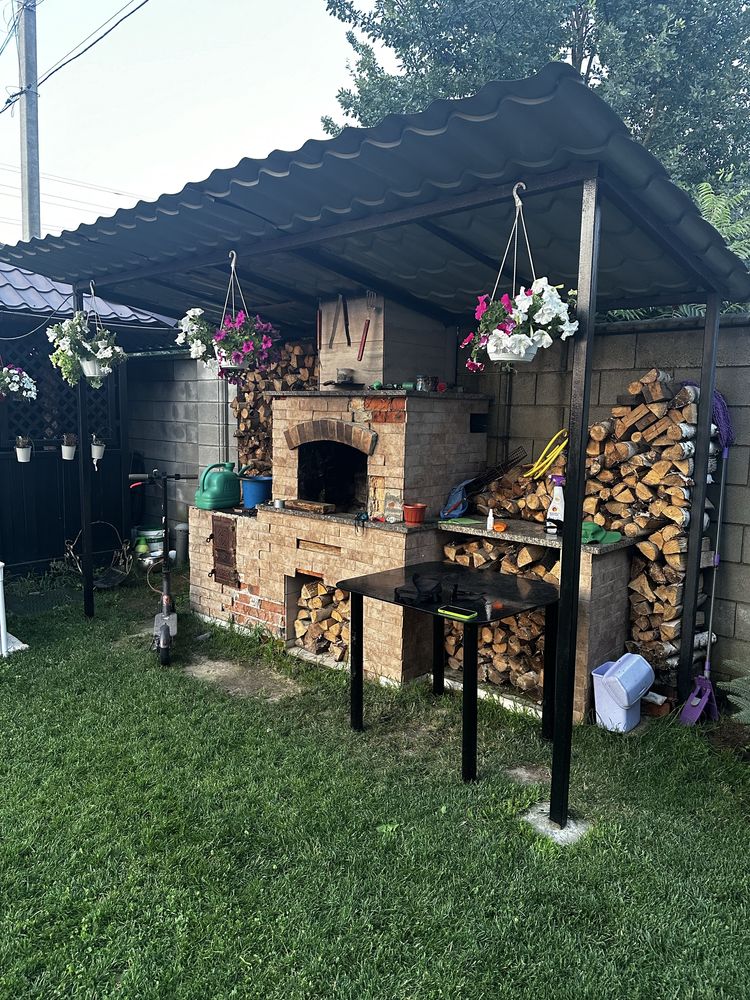 Котедж з закритою територією