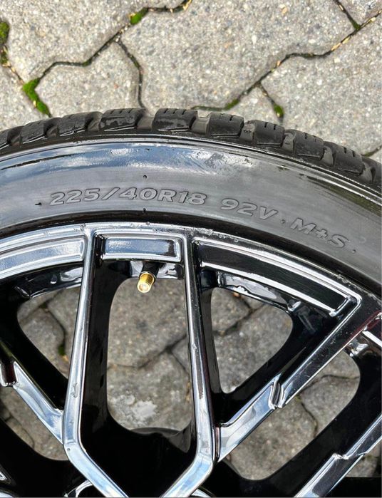 Jantes com pneus 225/40 R18