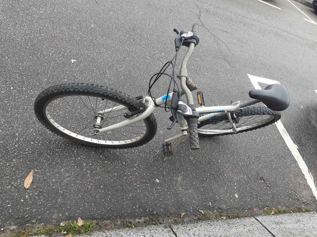 Bicicleta clássica Diana roda 26x1"1/4 com pneus novos.