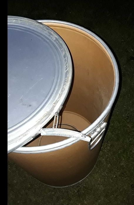 Бочка з кришкою    .