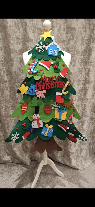 Новорічна ялинка з фетру
