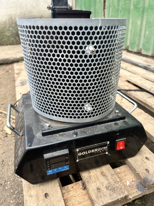 Індукційна  пічь для плавки металів