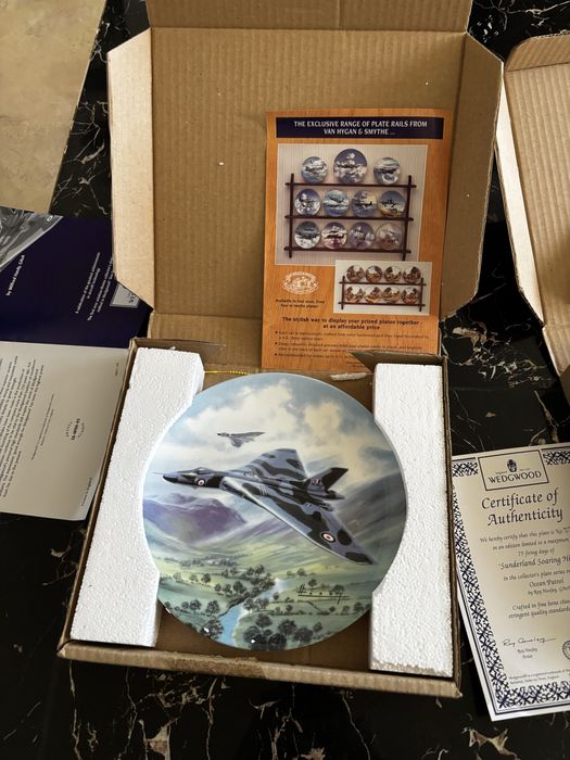 Тарелка фарфоровая тематическая Самолет Wedgwood(Англия)