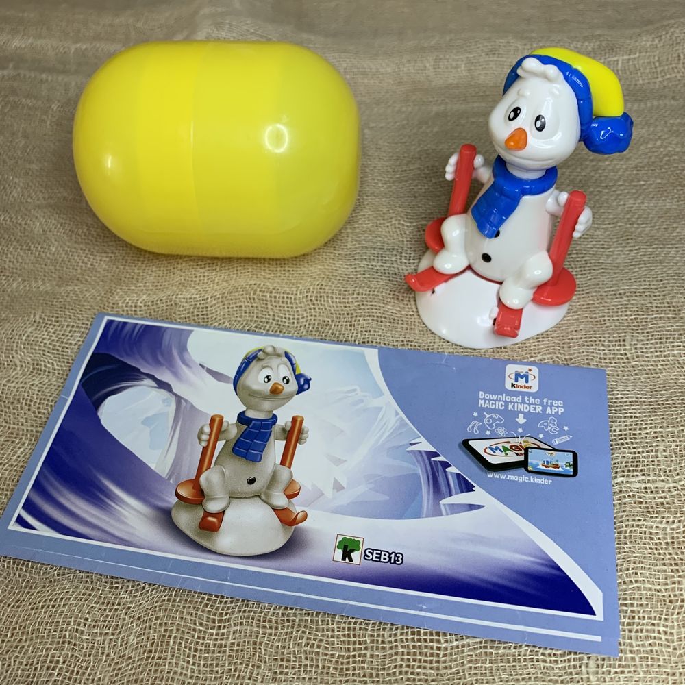 KINDER Maxi игрушка в комплекте капсула и вкладыш