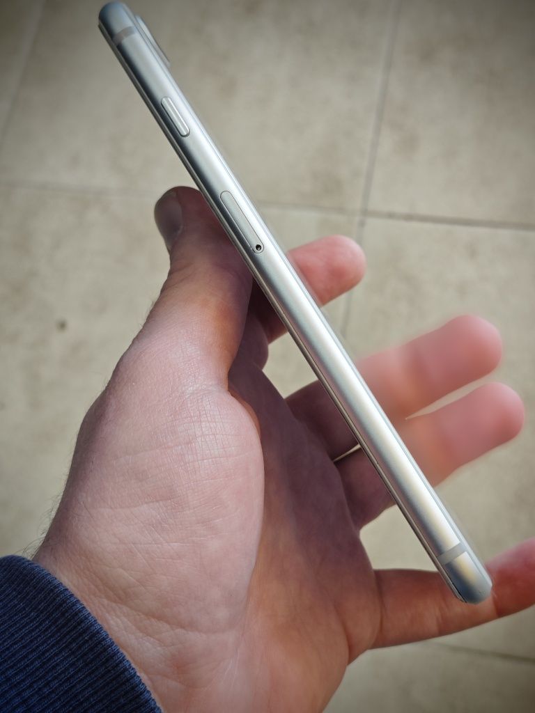 Iphone 8 Plus 64 white