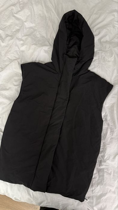 Жилетка zara ідеальний стан