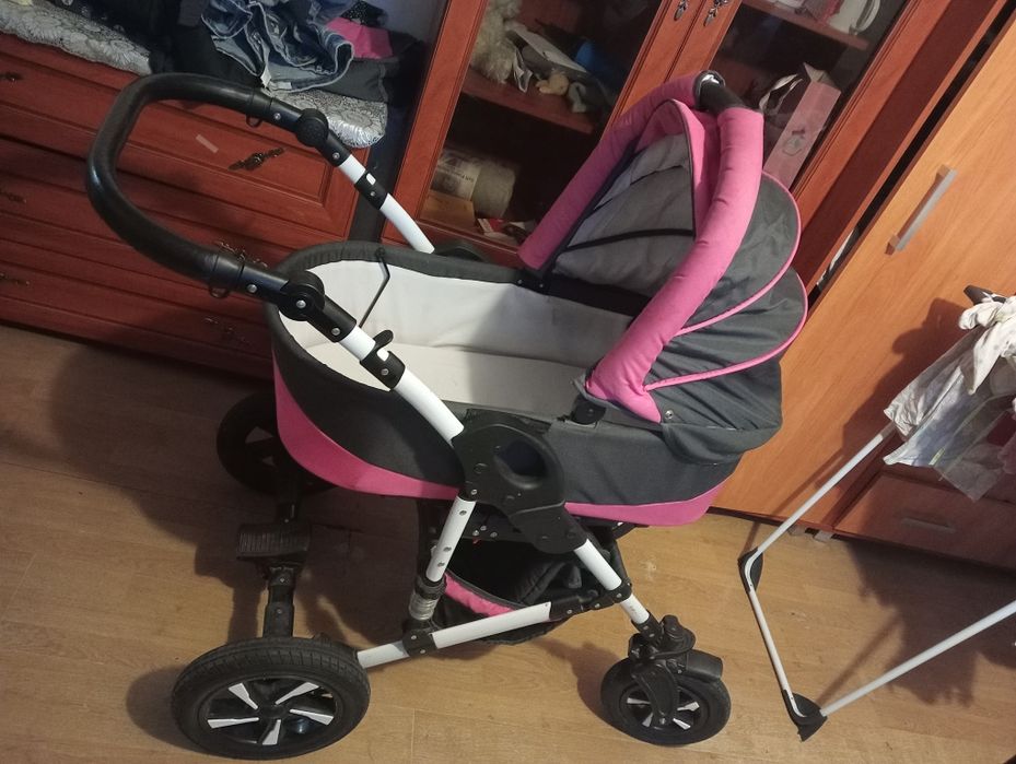 Wózek dziecięcy dla dziewczynki