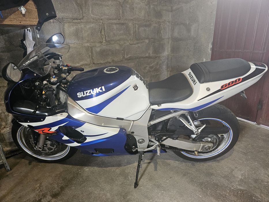Moto Suzuki 600  como nova