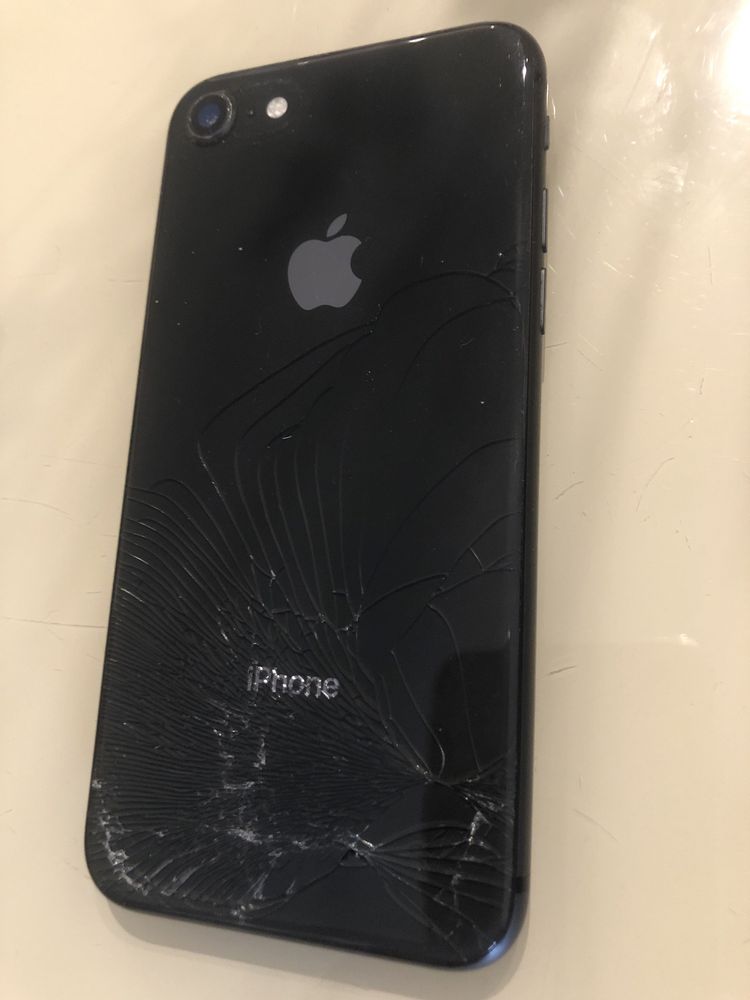 Iphone 8 256gb uszkodzony