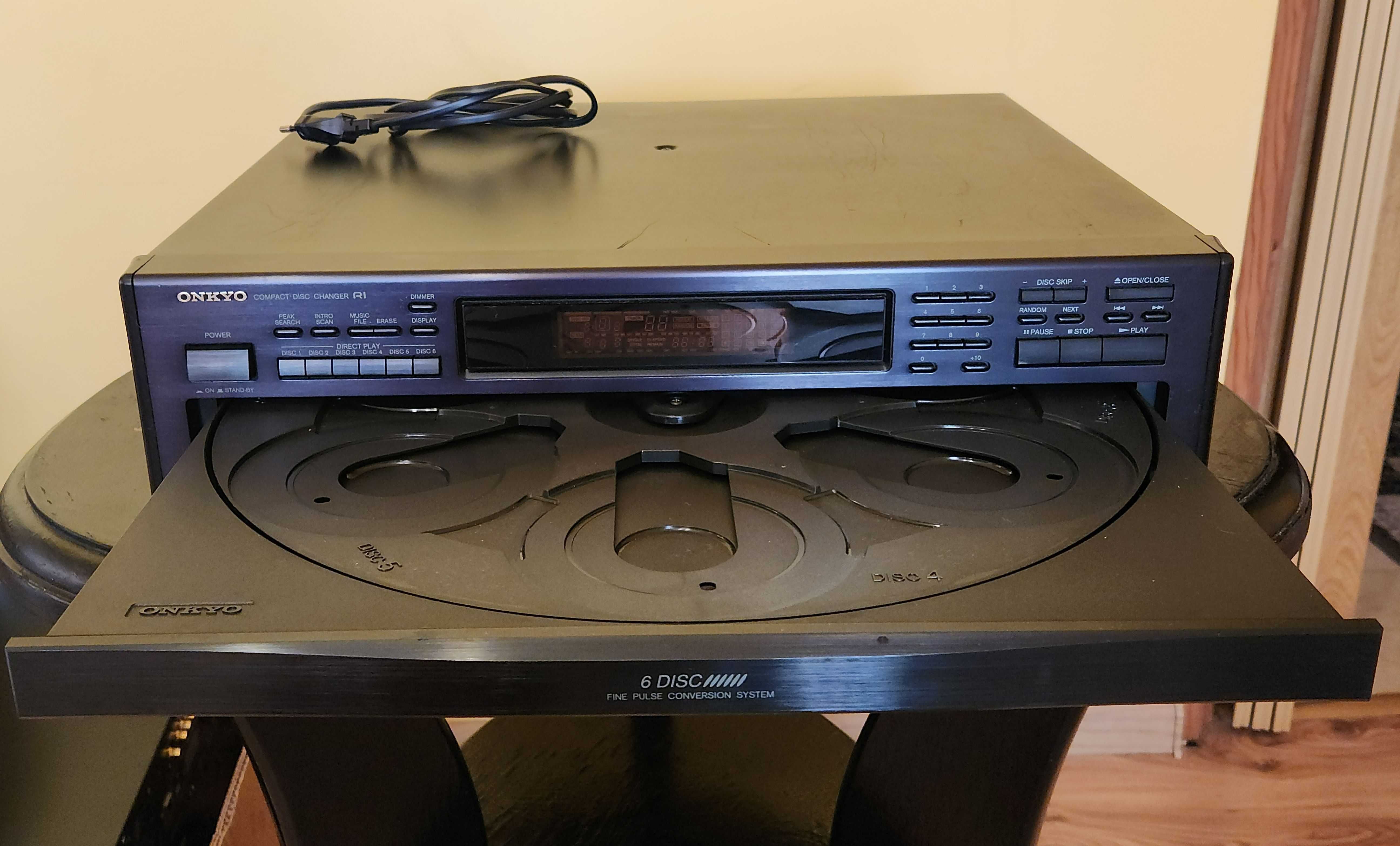 Onkyo DX-C530 CD 6