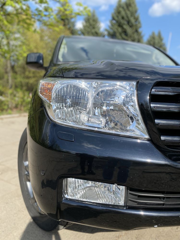 Toyota Land Cruiser  2011