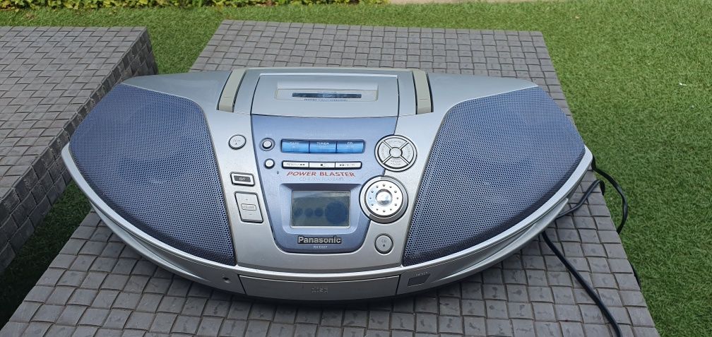 Potężny radiomagnetofon Panasonic RX ES27