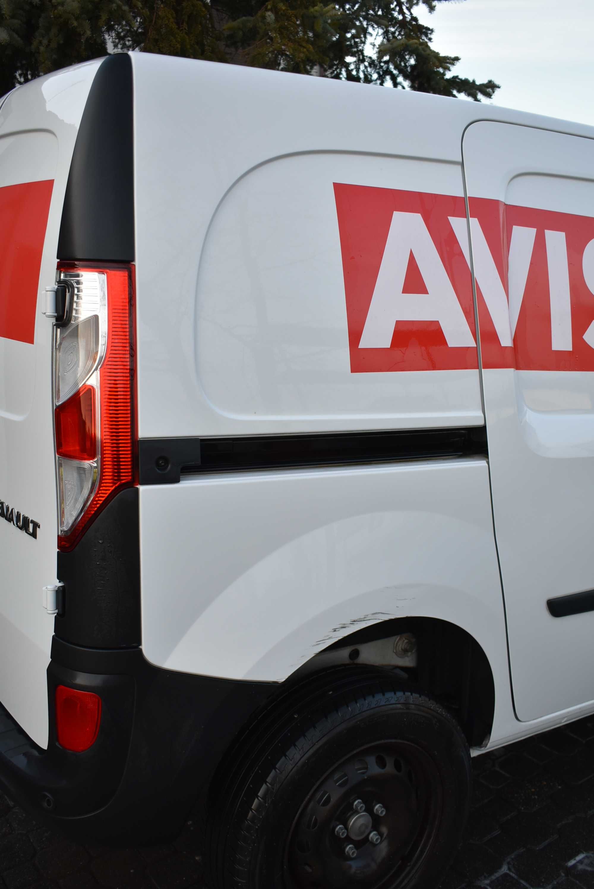 Renault Kangoo II lift 2020 ćwiartka prawa tylna błotnik prawy tył