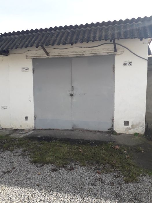 Продаж цегляного гаражу