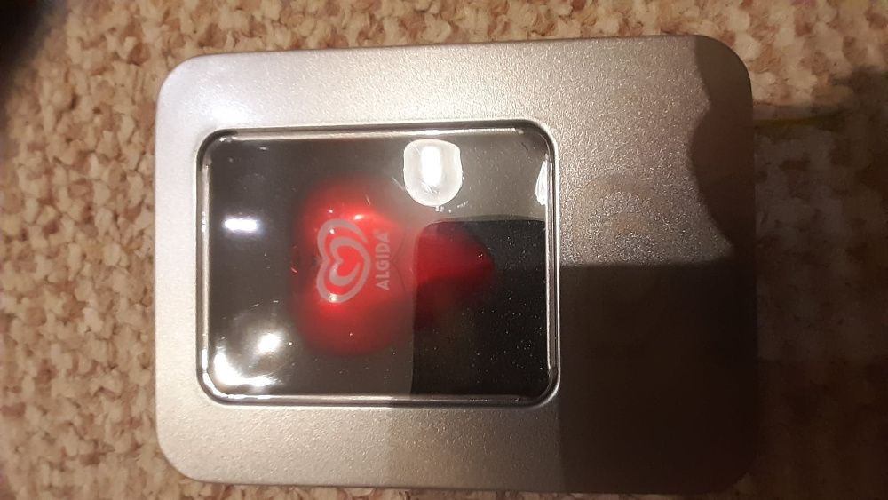 Nowy pendrive czerwone serce 2GB Algida
