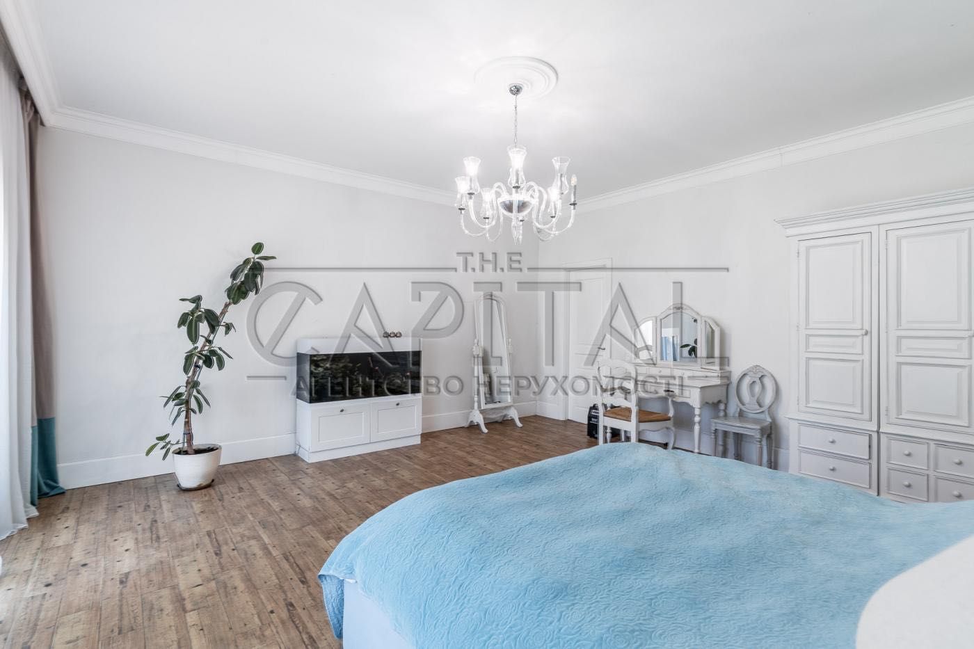 Гатное, 420 м.кв. (рядом метро Теремки)