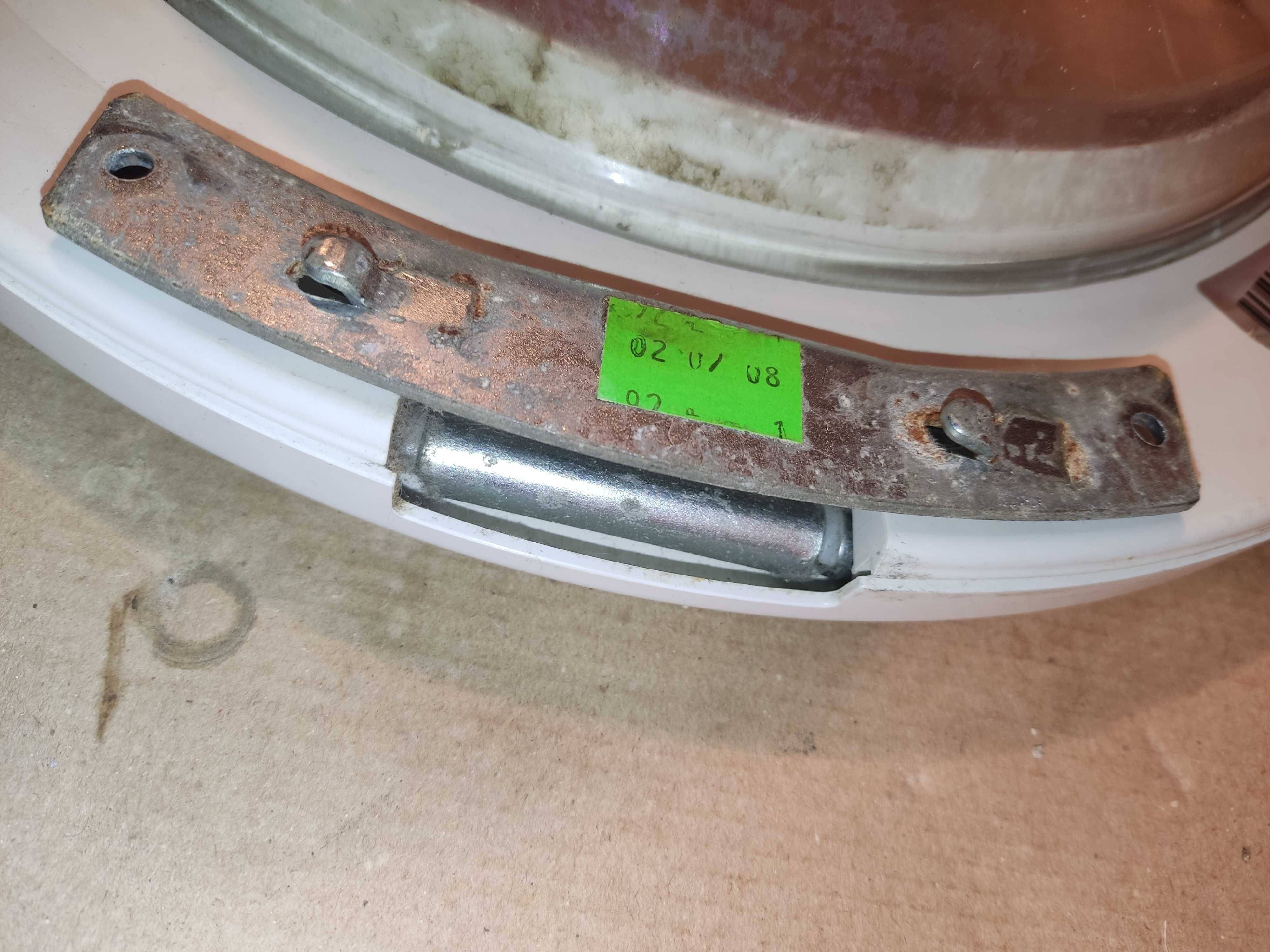 Петля люка дверки Whirlpool AWO/D 10541