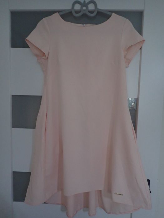 Sukienka różowa .