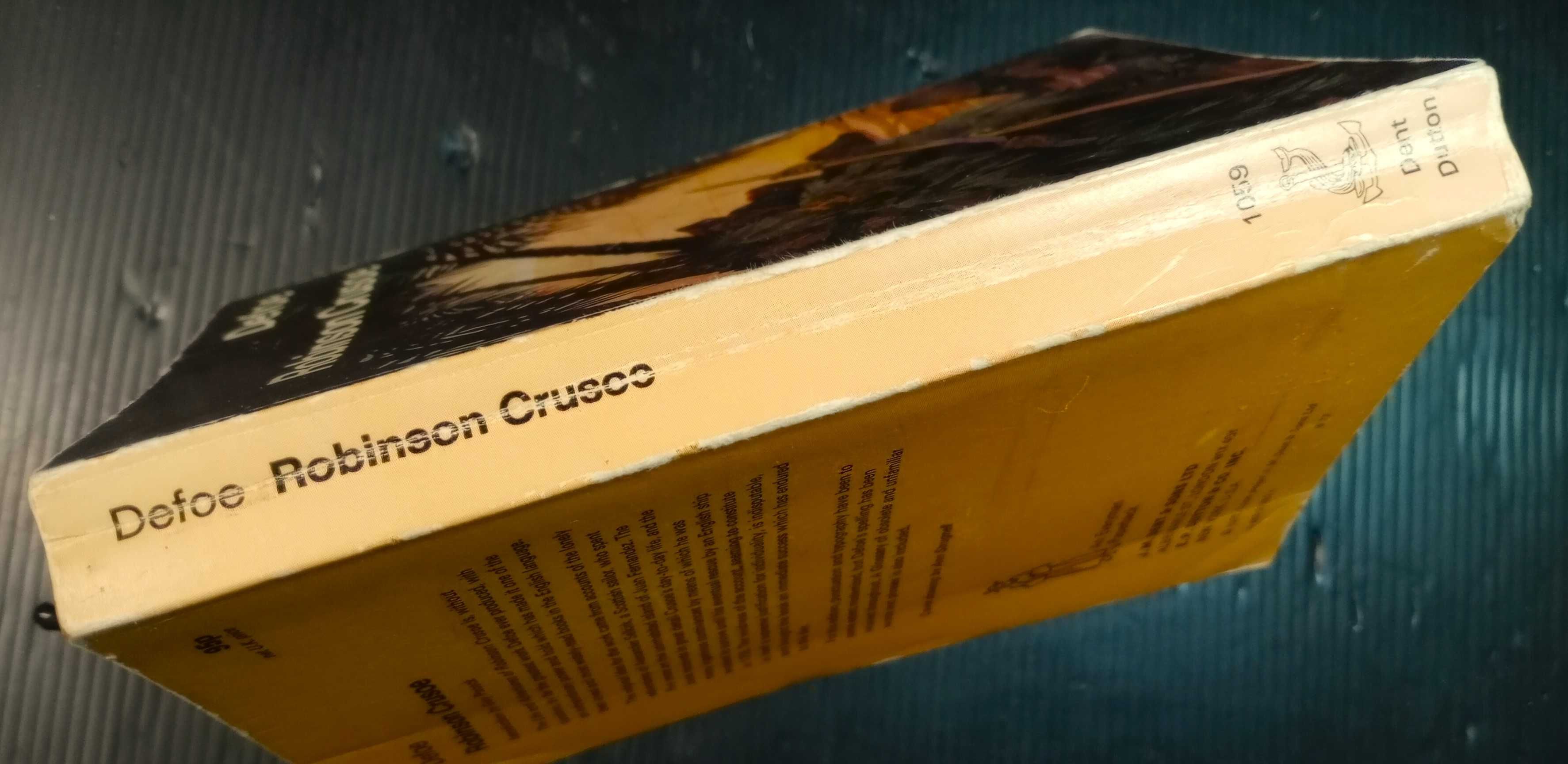 Livro em Inglês - Robinson Crusoe - Dafoe