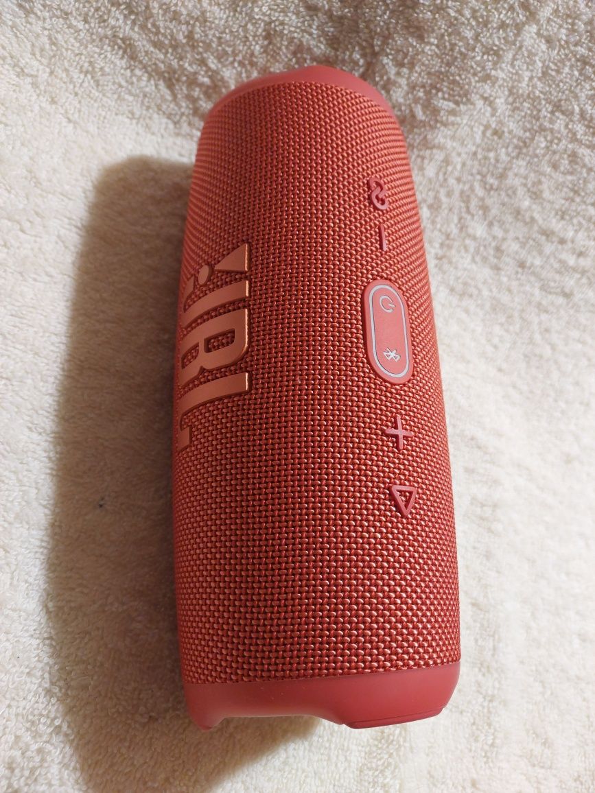 Музыкальная оригинальная  колонка колонка JBL Сharge 5 в идеальном сос