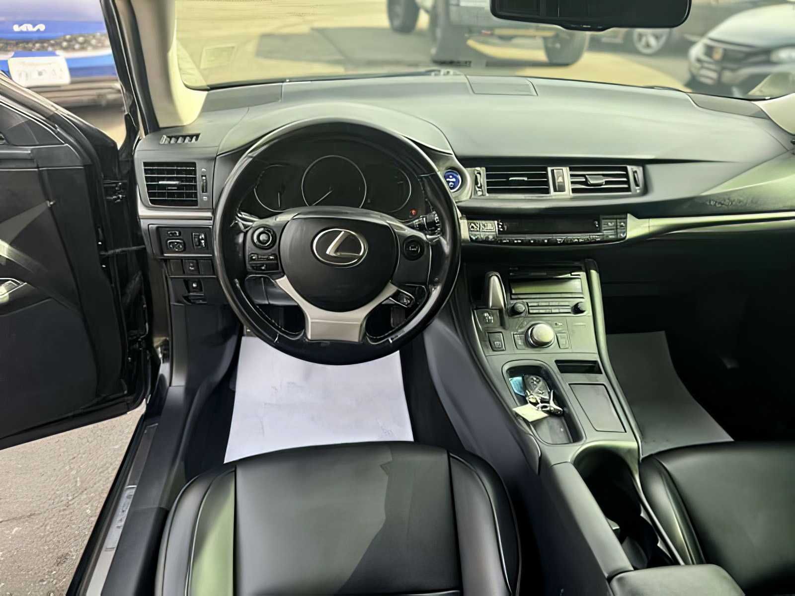 2016 Lexus     CT